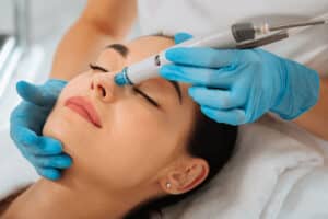 Découvrez le soin Hydrafacial offert à la clinique médico-esthétique Belladerma de Magog