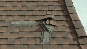 Réparation et protection des toitures face aux intempéries à Saint-Jean-sur-Richelieu