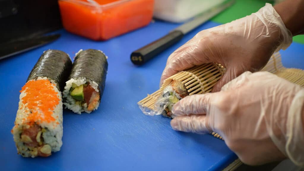 Commander des sushis frais à Delson : normes de fraîcheur et options de commande rapide